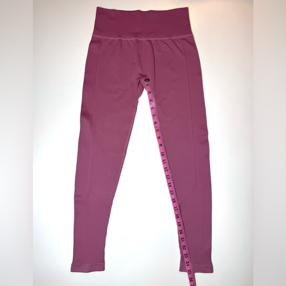 Set of 5 items - Blue and Black Sports Bra with Leggings Set - Size M - Picture 10 of 16